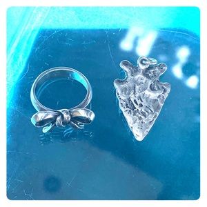 EUC James Avery Vintage Hammered Arrow Pendant